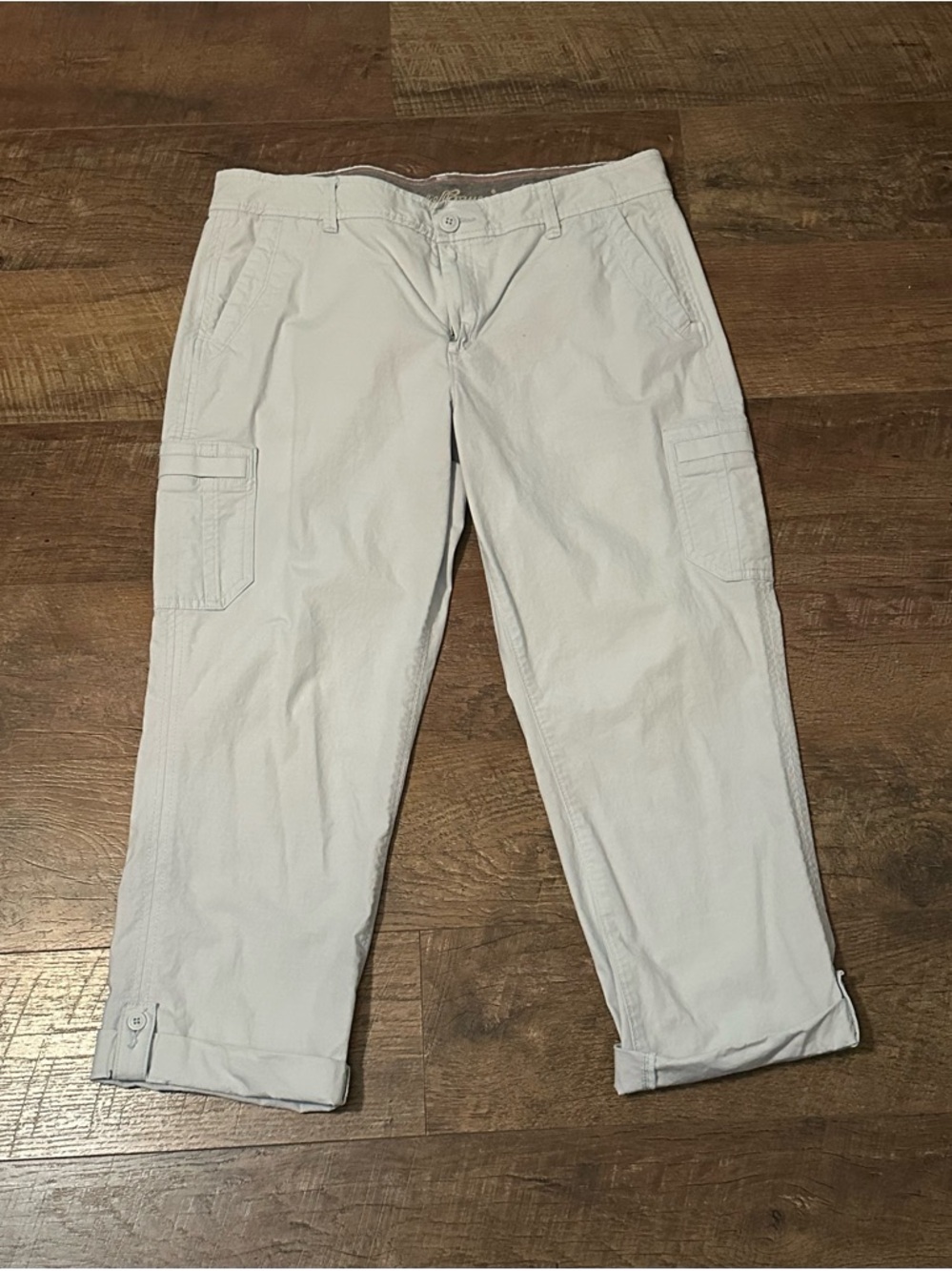 Eddie Bauer slightly curvy crop cargo pants